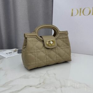 Dior Jolie
