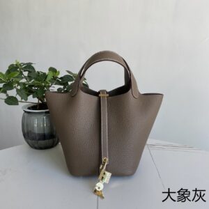 Hermes picotin